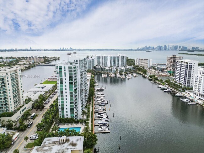 Building Photo - 7928 East Dr