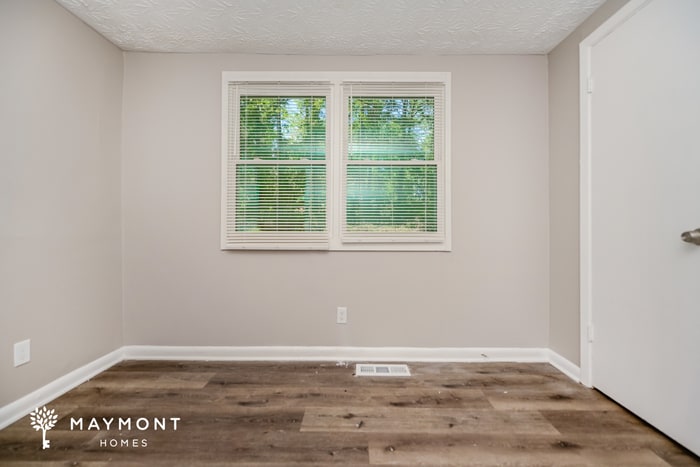 Building Photo - 422 Hawthorne Cir