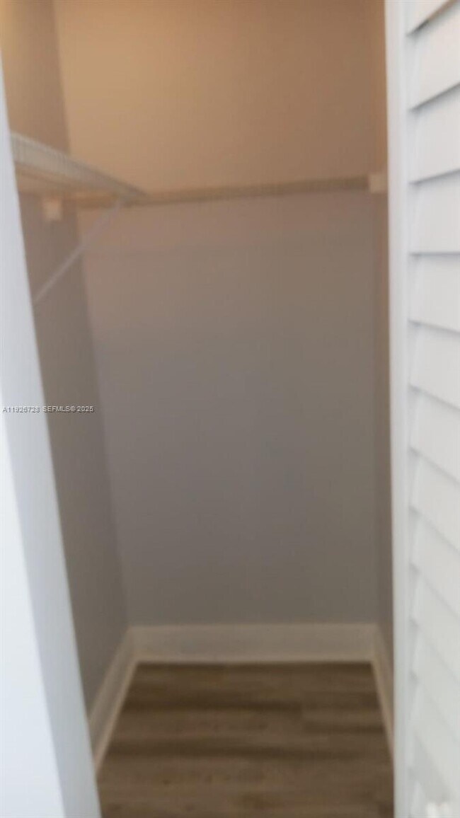 Building Photo - 9375 Fontainebleau Blvd