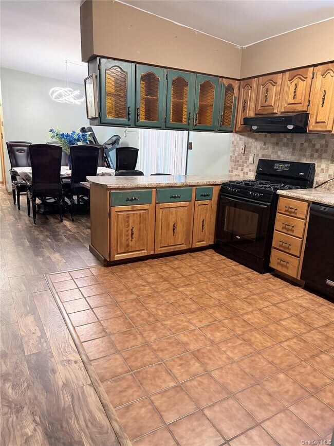 Building Photo - 41 Stratford Rd