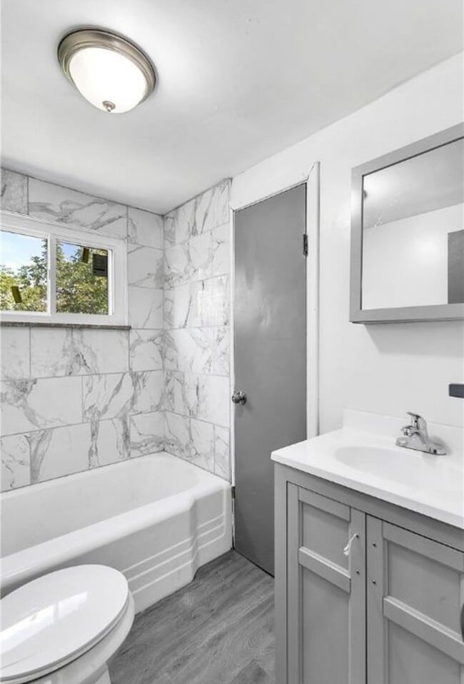 Building Photo - 3111 Mary St