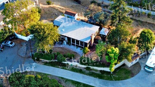 Building Photo - The Bridge House - 2 Bed 1 Bath with Uncompromising Views