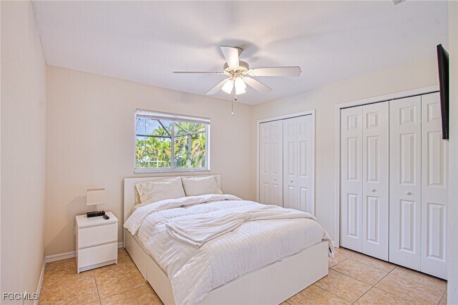 Building Photo - 2144 SW 19th Ave