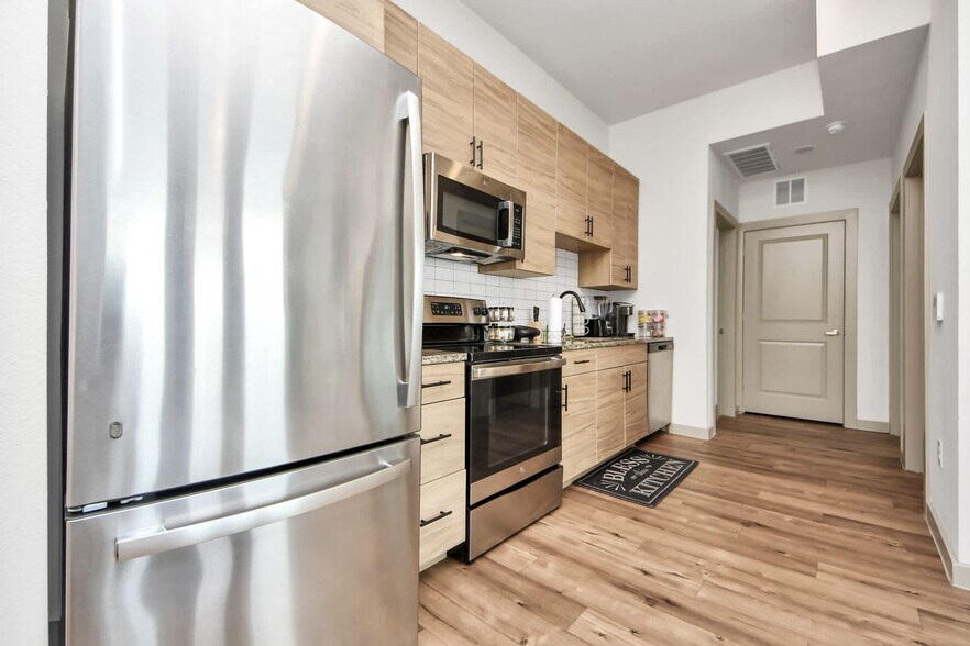 Building Photo - 1111 Shepherd Dr