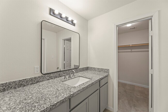 Building Photo - 22019 Kenchester Dr