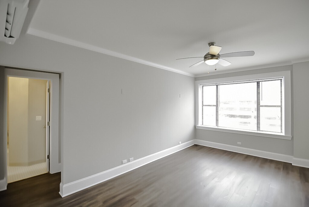 Building Photo - 817 W Lakeside Pl