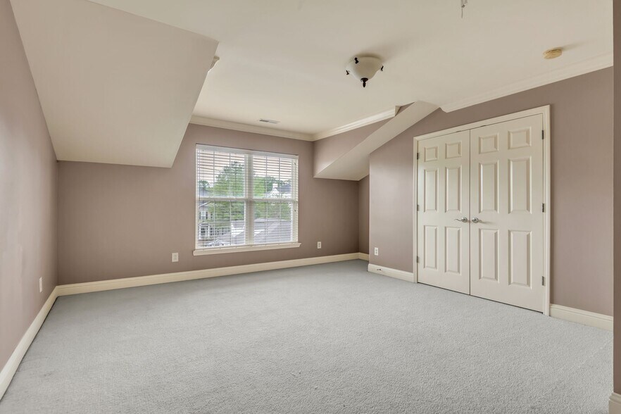 Building Photo - 4316 Summercrest Blvd
