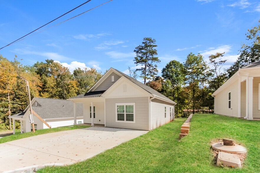 Building Photo - 5511 Laborde Ave