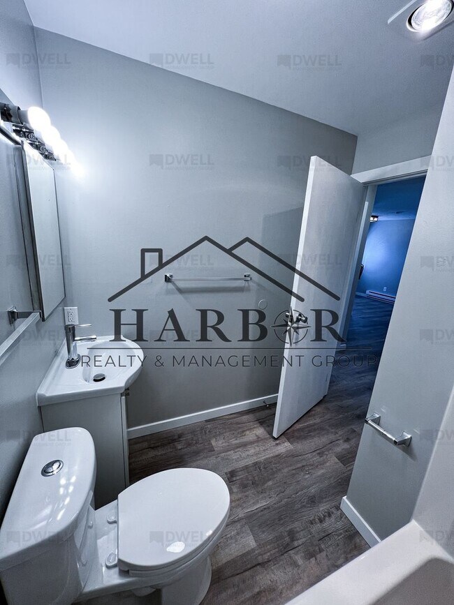 Building Photo - Renovated 1 Bedroom 1 Bath - SPECIAL: Lower rent for a 6 month Lease