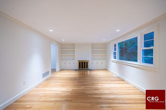 Building Photo - 85 Woodland Rd