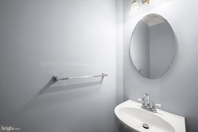 Building Photo - 8314 Sunnybrook Ct