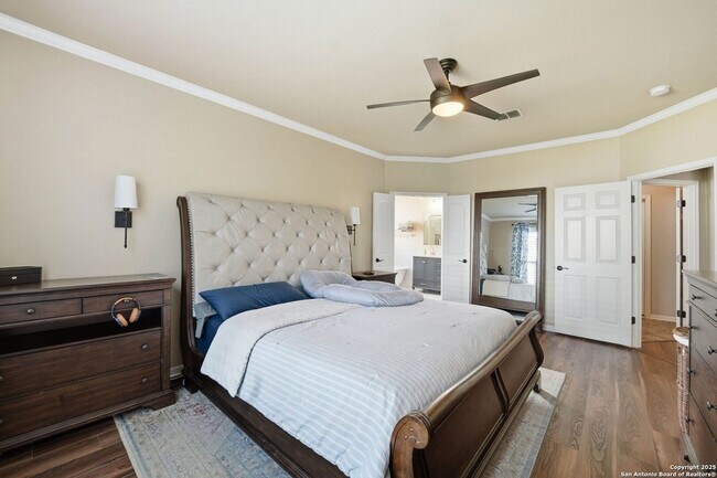 Building Photo - 711 Midway Crest