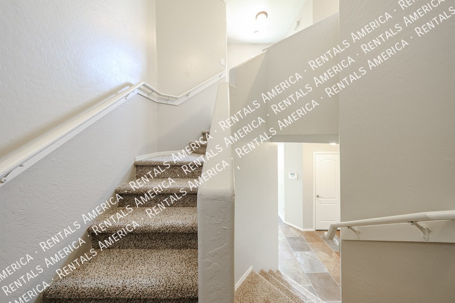 Building Photo - 2665 E Bart St