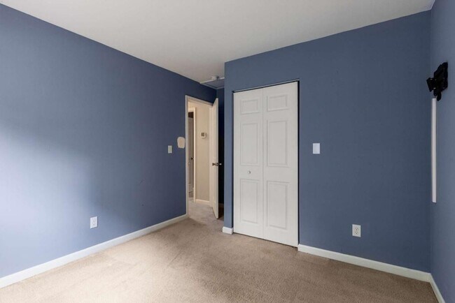 Building Photo - 1741 Branch View Dr