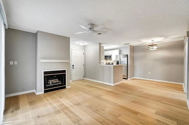 Building Photo - Get $500 OFF Luxury Renovated 1BR!!! — Move In by 12/21