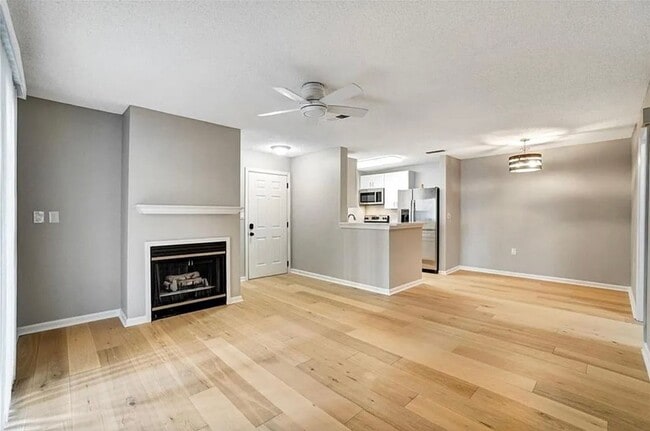 Building Photo - Get $500 OFF Luxury Renovated 1BR!!! — Move in by 3/14