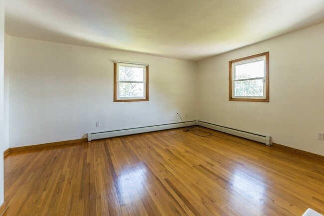 Building Photo - 82 Terrace Dr