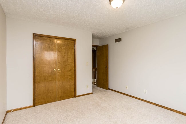 Building Photo - 6085 Tara Hill Dr