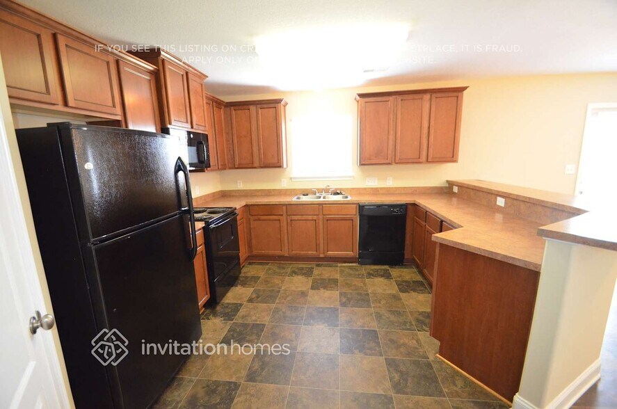 Building Photo - 148 Newport Dr