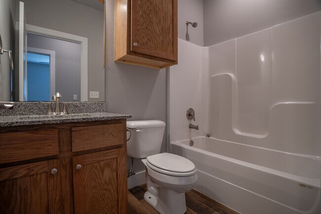 Building Photo - 3-bedroom, 2-bathroom home located in the beautiful Pea Ridge, AR