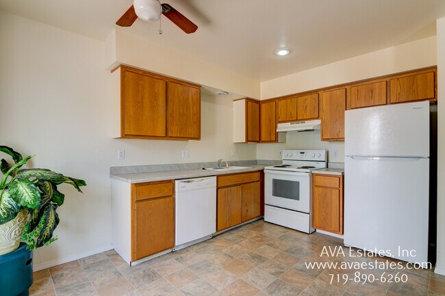 Building Photo - 531 S Angus Ave
