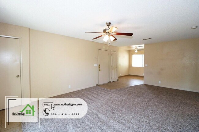 Building Photo - 1553 Bramble Pl