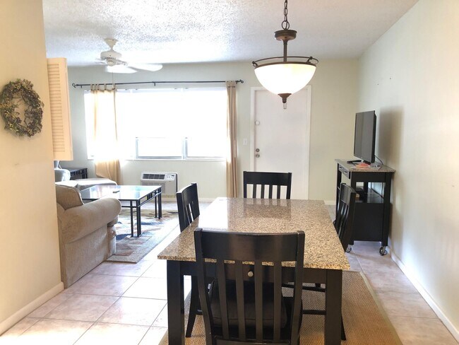 Building Photo - 32 Ventnor Dr