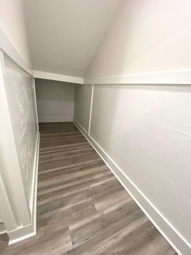 Building Photo - 137 Marblehead Dr