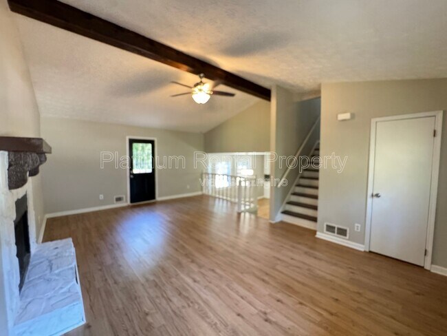 Building Photo - 4096 Springlake Cir