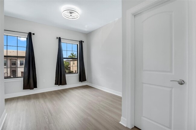 Building Photo - 4828 Chantilly Rd