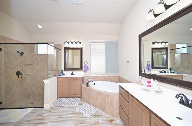 Building Photo - 3207 Pampa