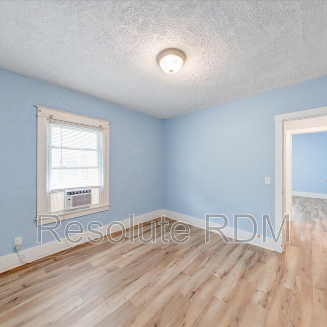 Building Photo - 1308 E Taylor St