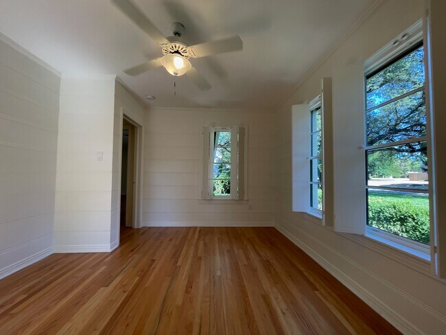 Building Photo - 3624 S Hills Ave