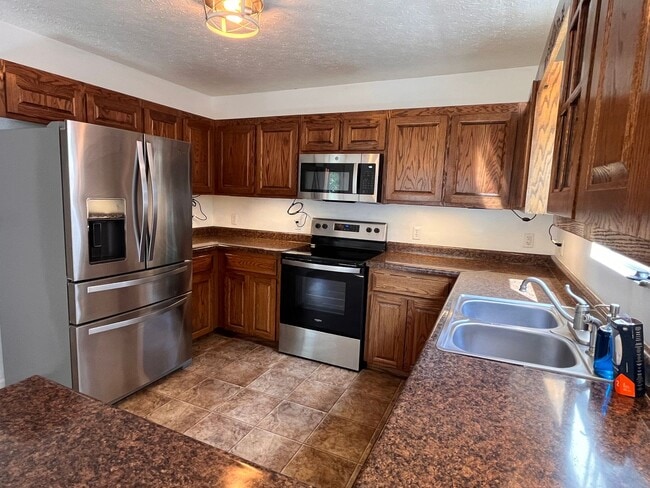 Building Photo - LARGE 4/3 with so much to offer! Waynesville School District