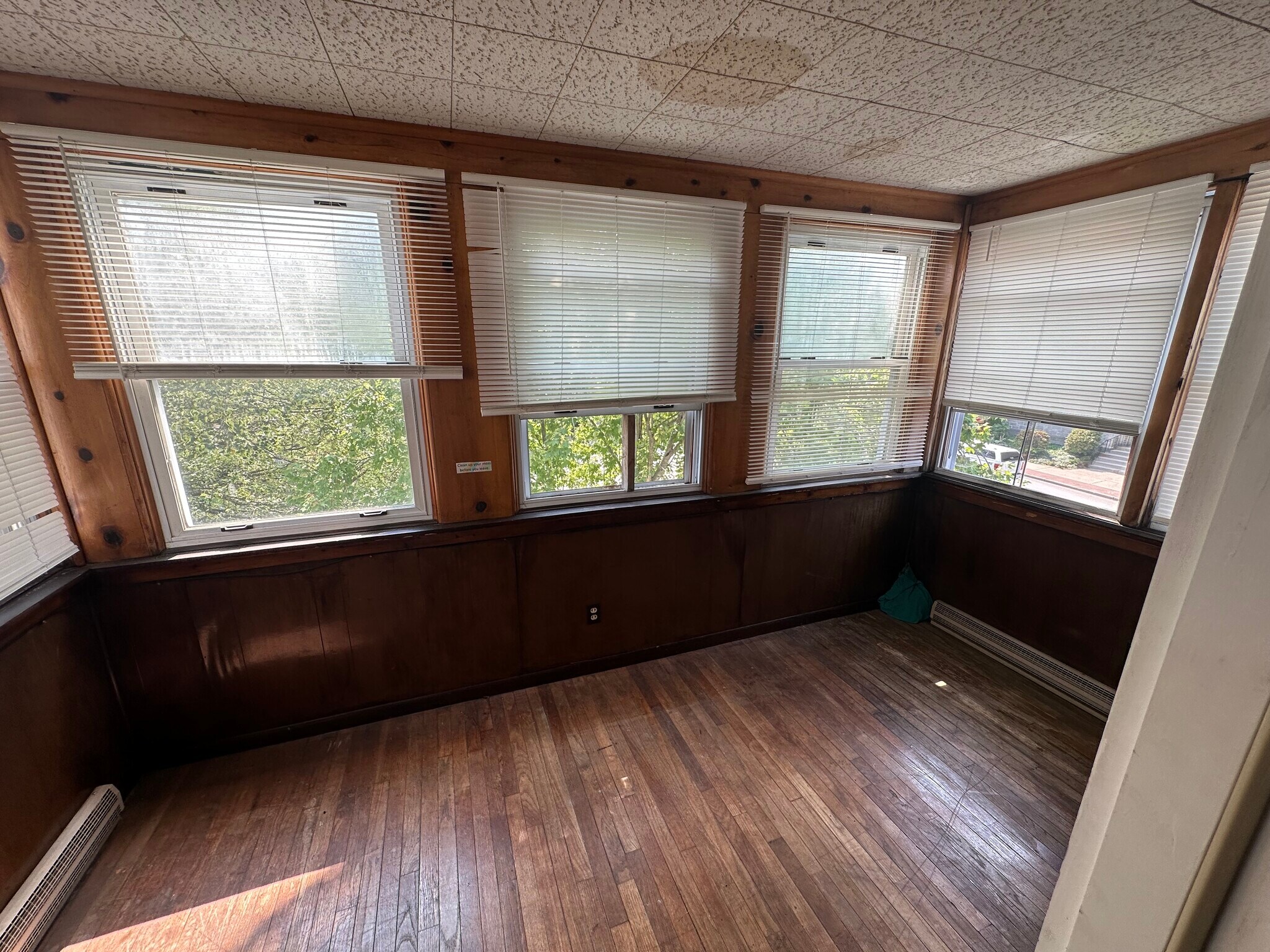 Front porch - 926 Diamond Park