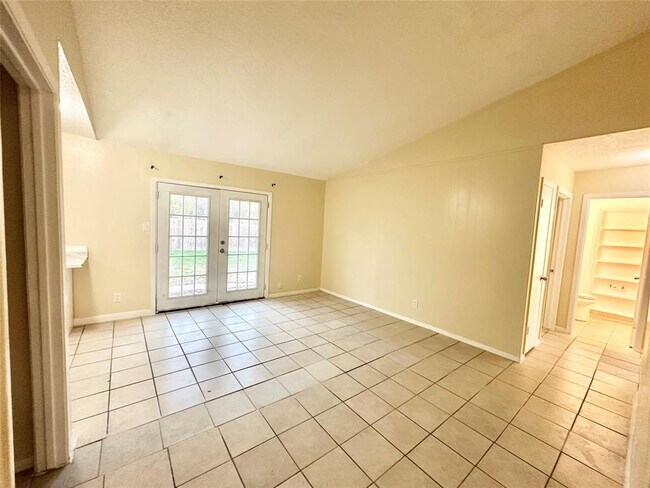 Building Photo - 7221 Ellington Cir