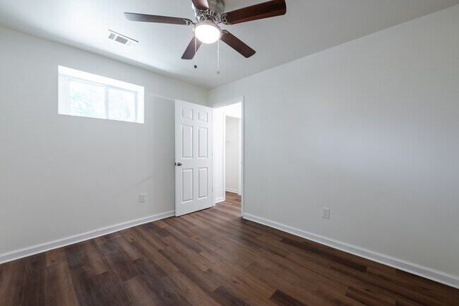 Building Photo - 450 Paines Ave NW