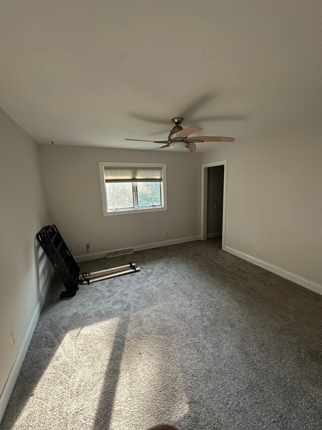 Building Photo - 1009 Stanford Dr