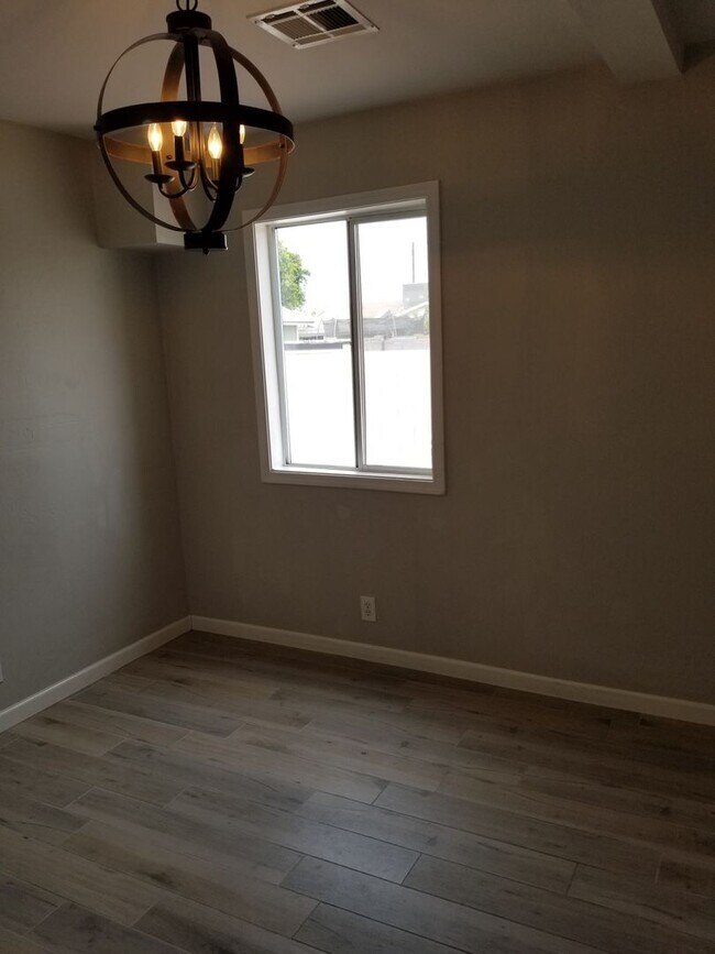 Building Photo - #1023-Maker-Clark