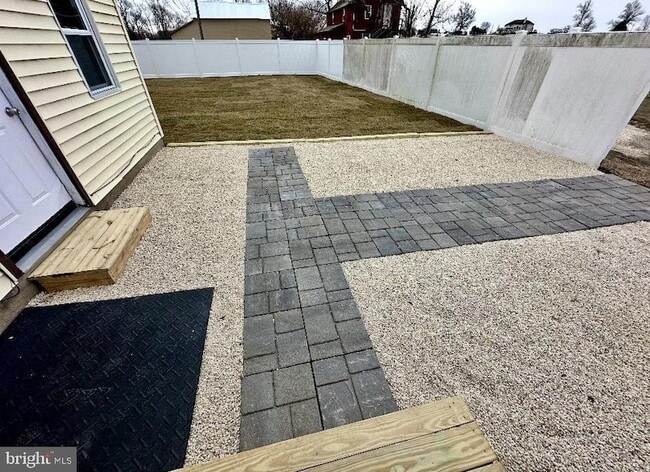 Building Photo - 567 Eldridges Hill Rd
