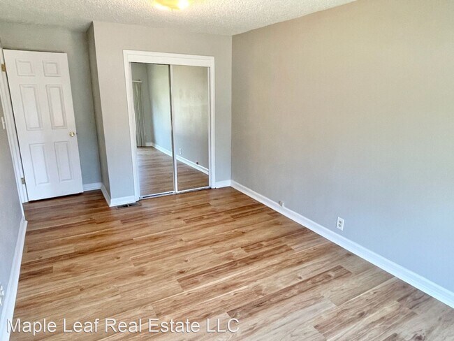 Building Photo - 3 br, 1.5 bath House - 11721 Roosevelt Way NE