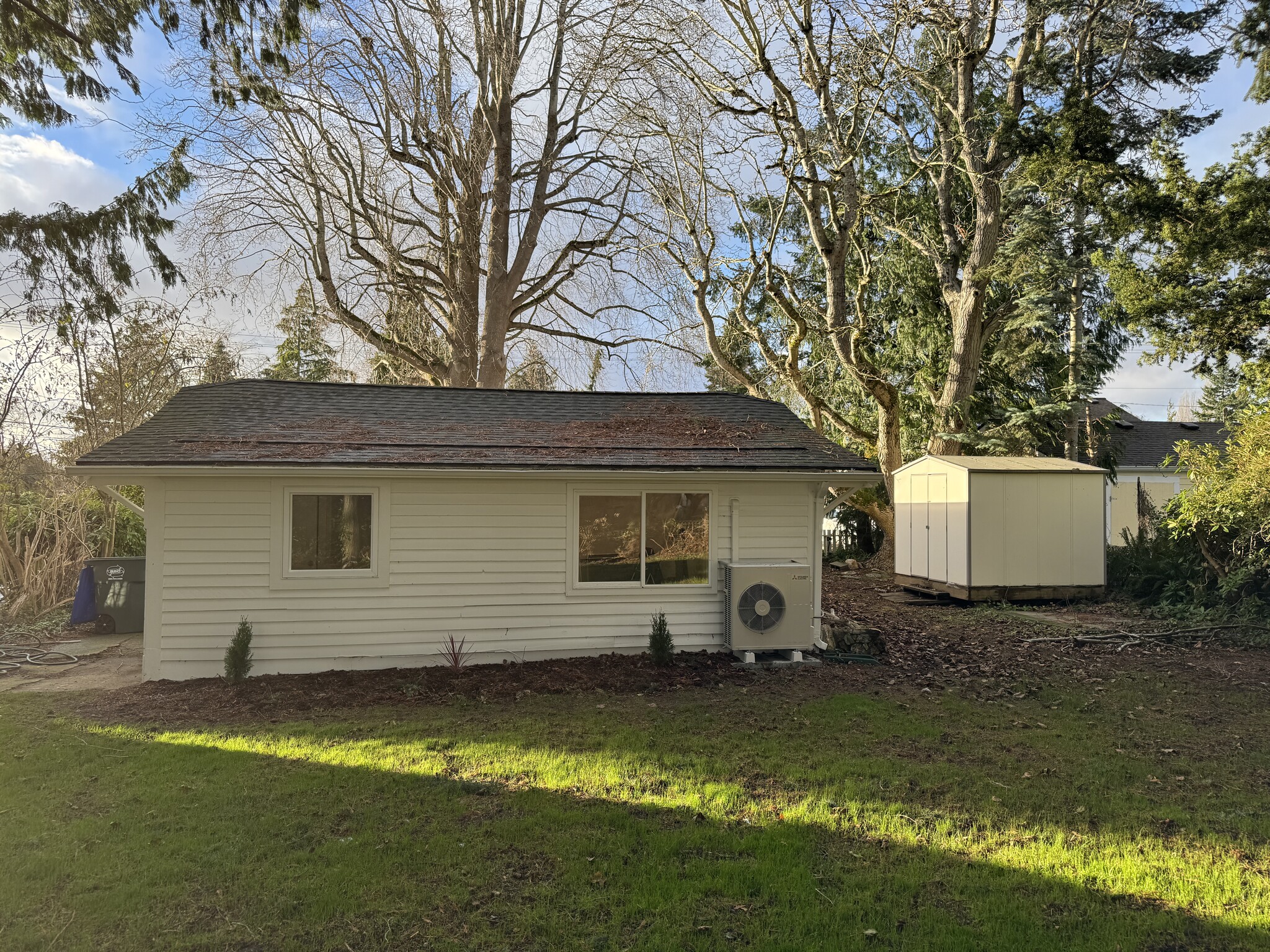 Backyard, shed, - 2914 Ellis St