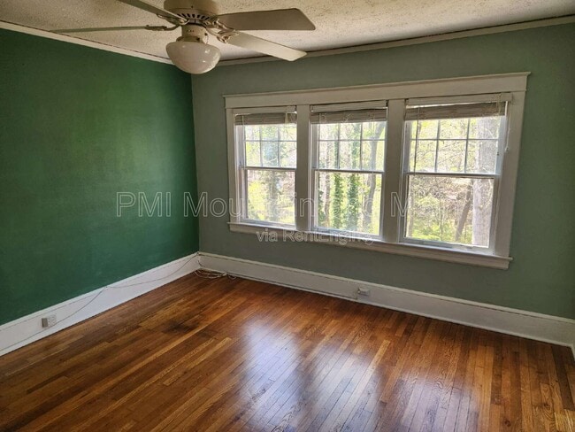 Building Photo - 39 Westover Dr