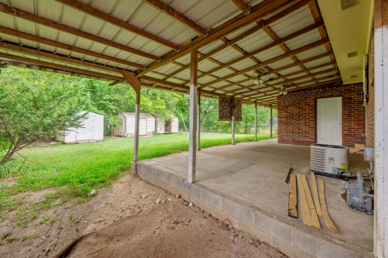 Building Photo - 1208 Gadd Rd