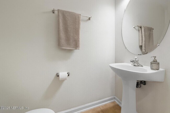 Building Photo - 5973 Pavilion Dr