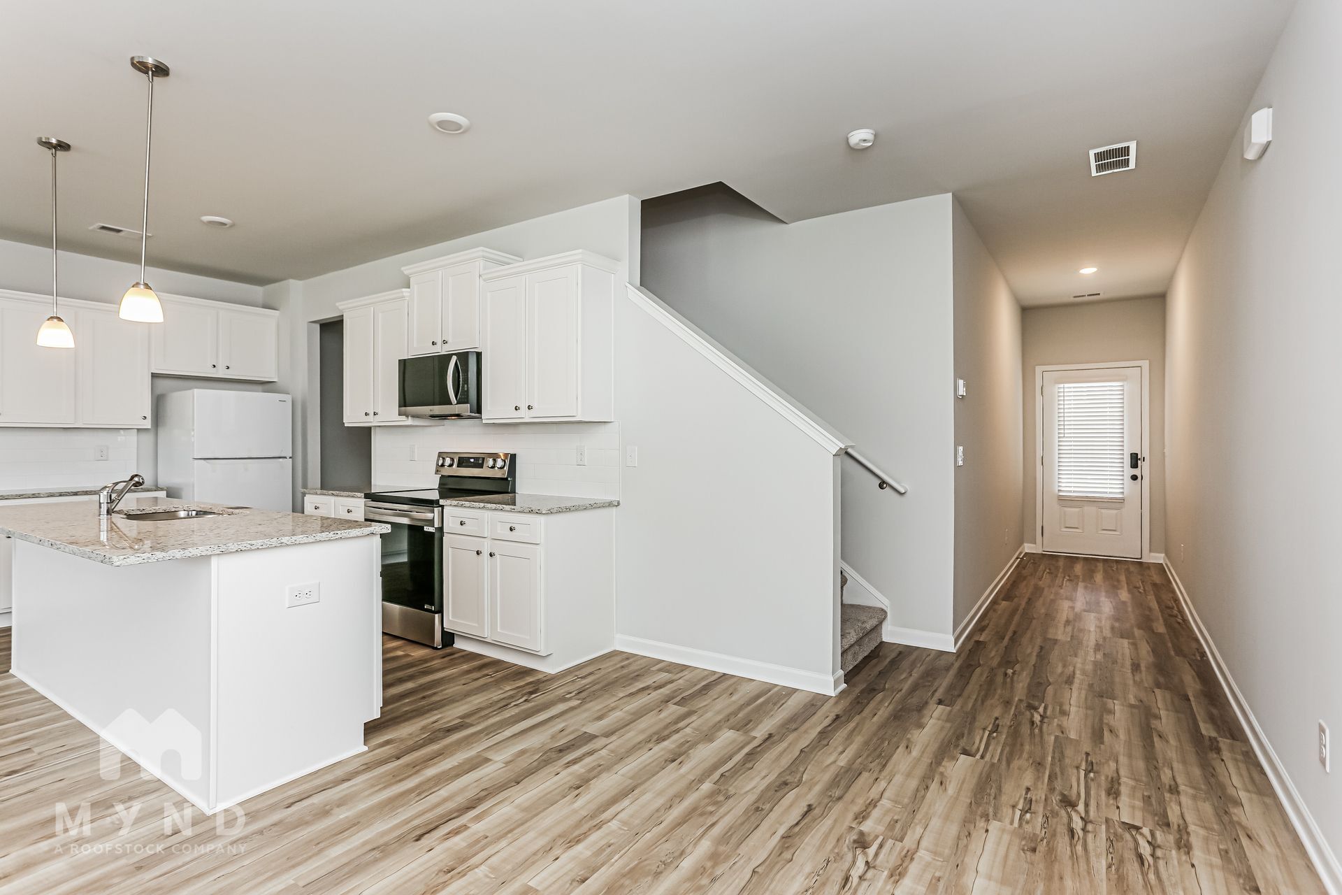 Building Photo - 405 Camrose Ave
