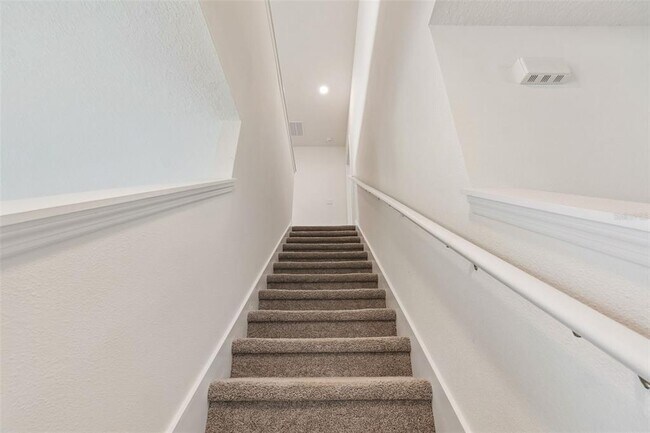 Building Photo - 8454 Ender Hls Dr