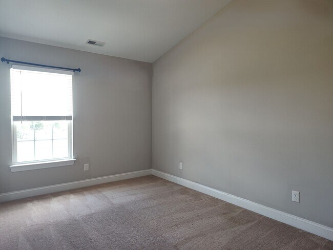 Building Photo - Charming Townhome located in the Settlers Landing Community in Concord NC!