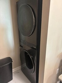 Building Photo - 401 SW 4th Ave