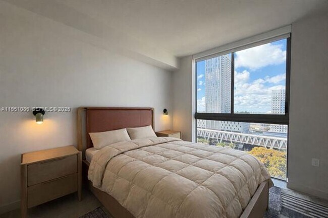 Building Photo - 11 NE 6th St